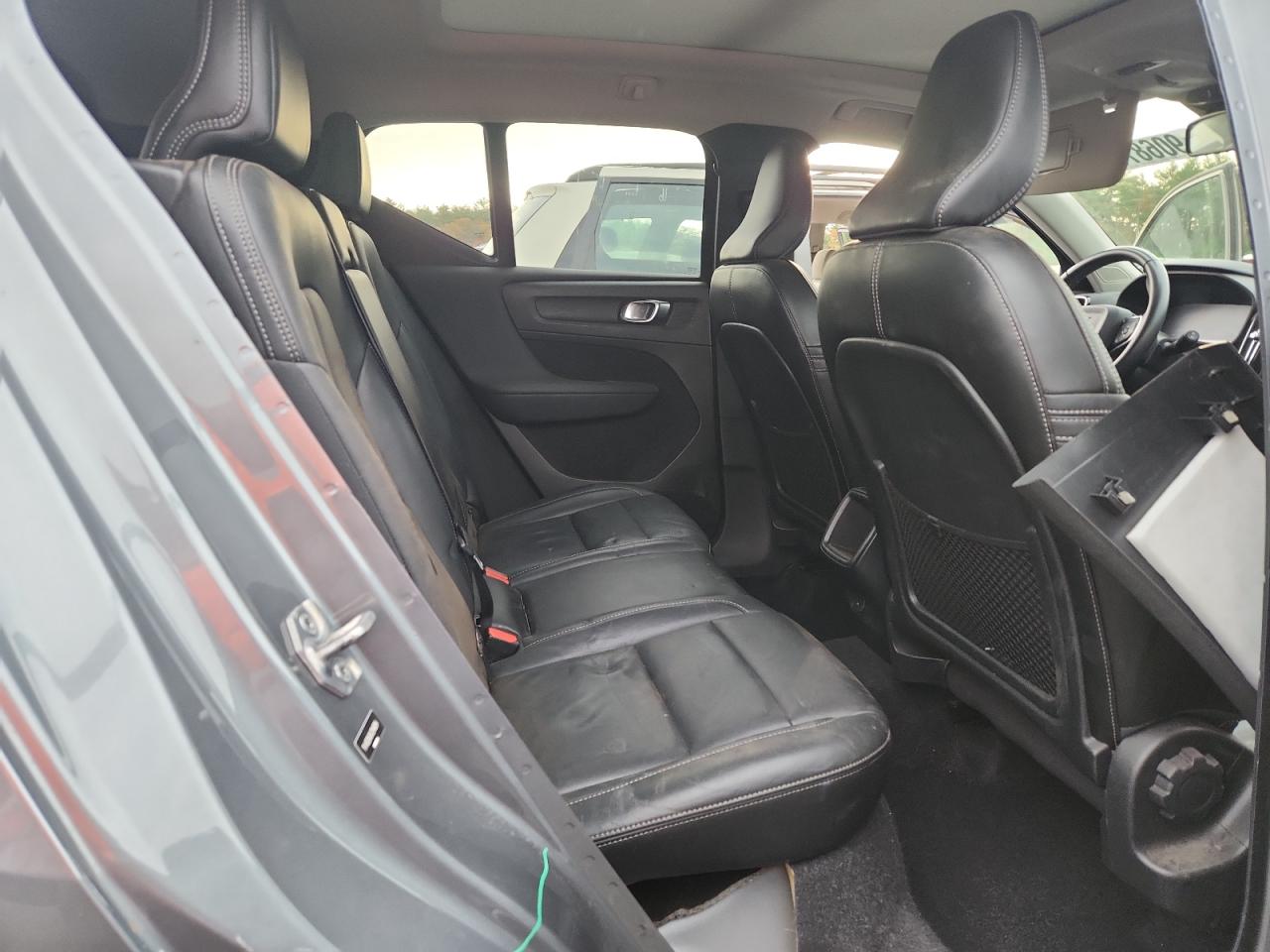 VOLVO XC40 T5 MOMENTUM 2019