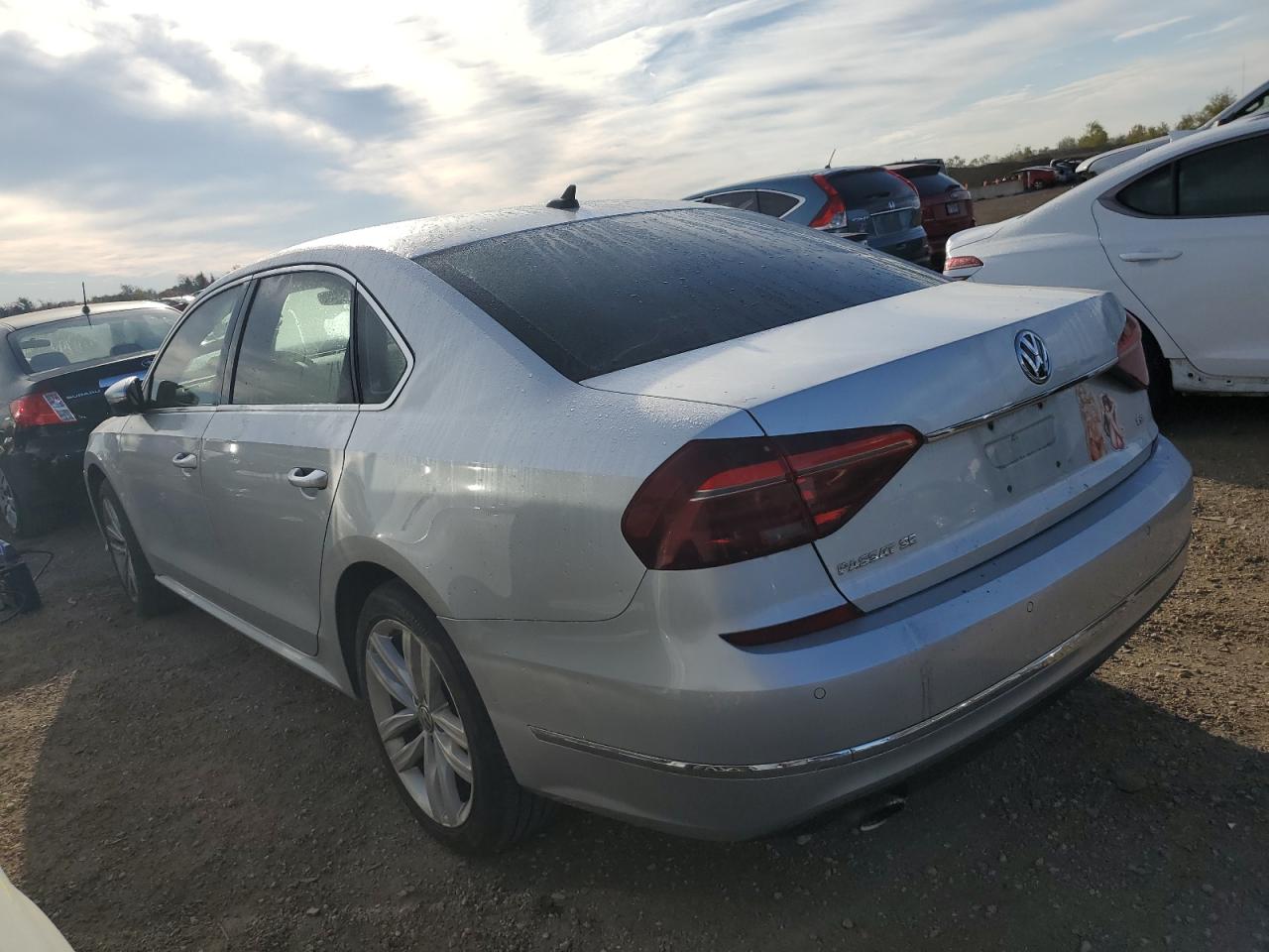 VOLKSWAGEN PASSAT SE 2018