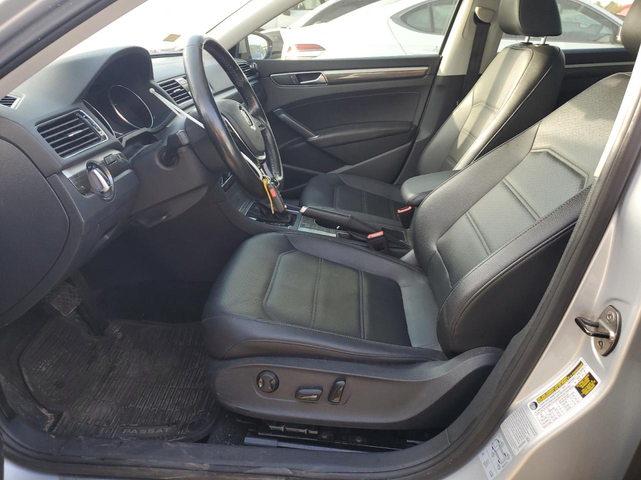 VOLKSWAGEN PASSAT SE 2018