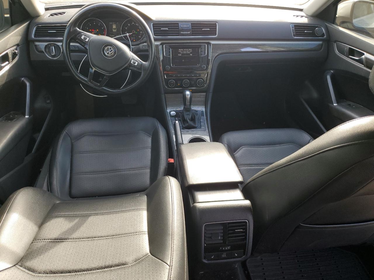 VOLKSWAGEN PASSAT SE 2018