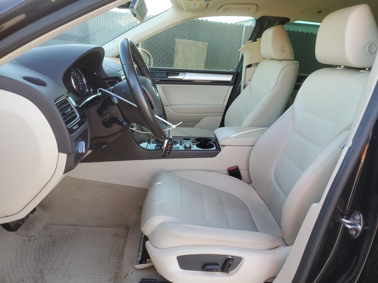 VOLKSWAGEN TOUAREG SPORT 2016