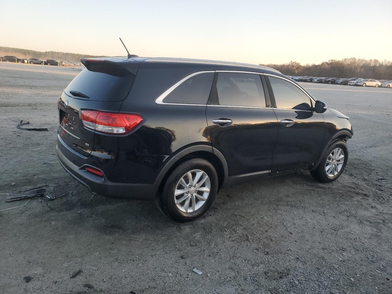 KIA SORENTO LX 2017