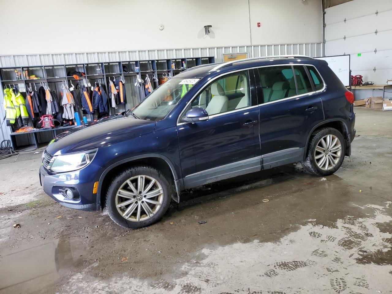 VOLKSWAGEN TIGUAN S 2015