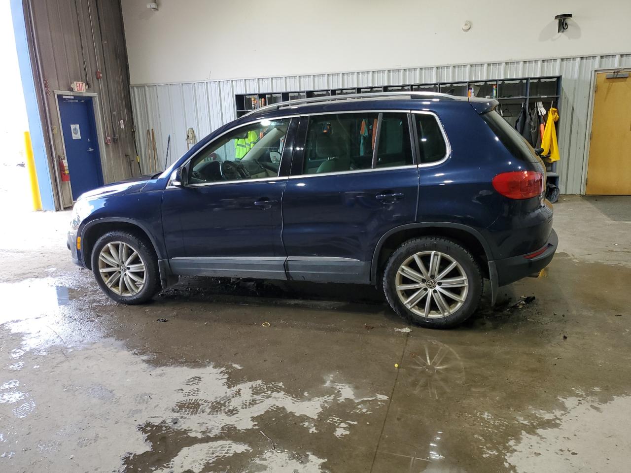 VOLKSWAGEN TIGUAN S 2015