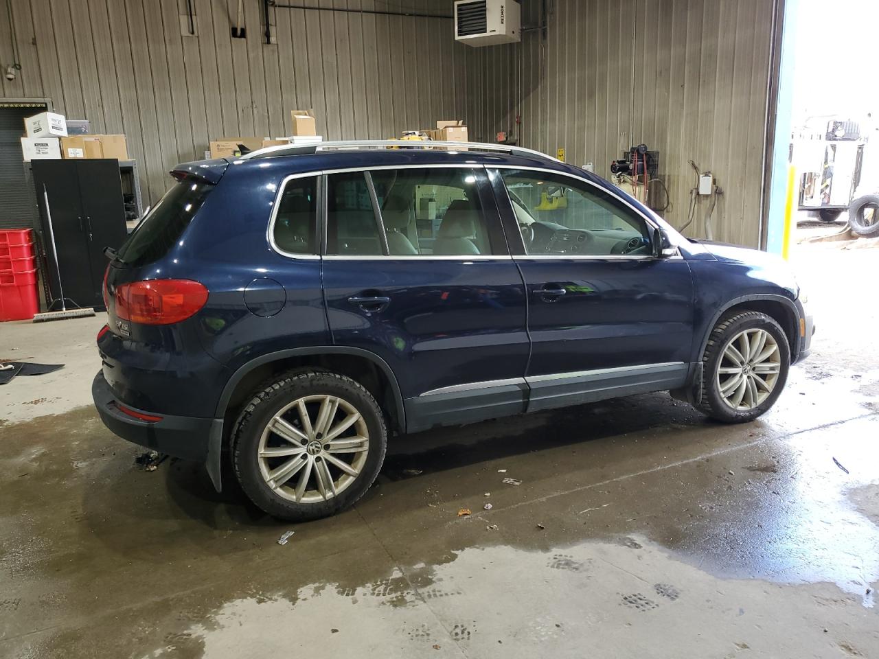 VOLKSWAGEN TIGUAN S 2015