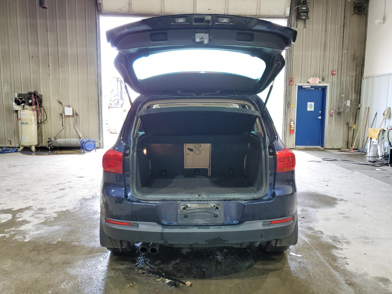 VOLKSWAGEN TIGUAN S 2015