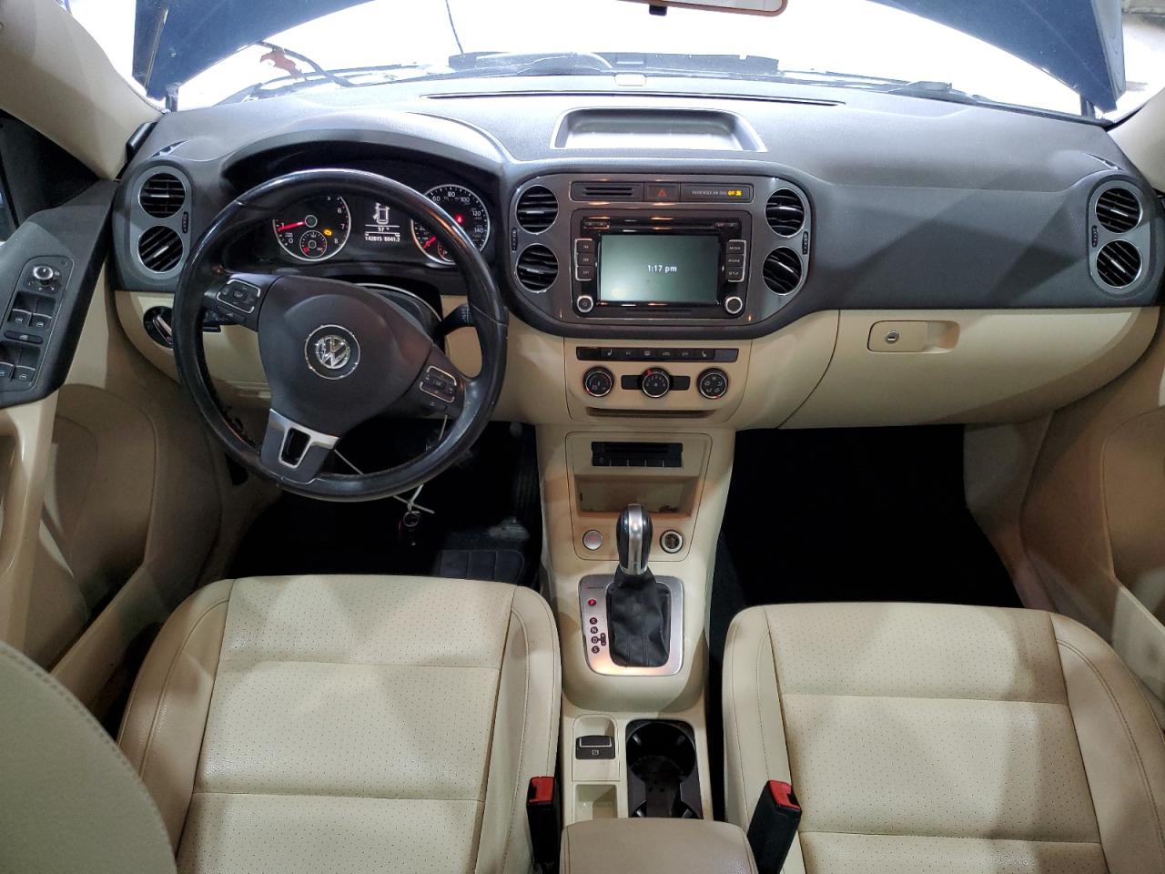 VOLKSWAGEN TIGUAN S 2015