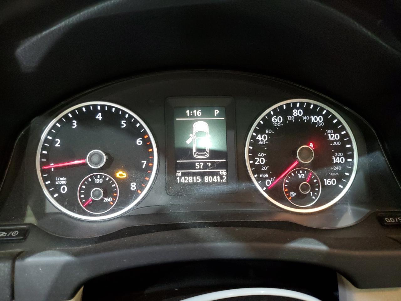 VOLKSWAGEN TIGUAN S 2015