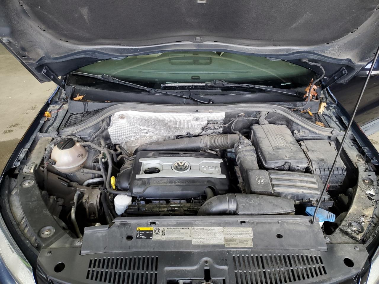 VOLKSWAGEN TIGUAN S 2015