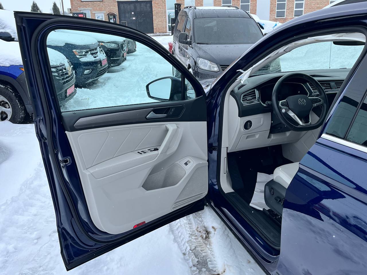 VOLKSWAGEN TIGUAN SE 2023