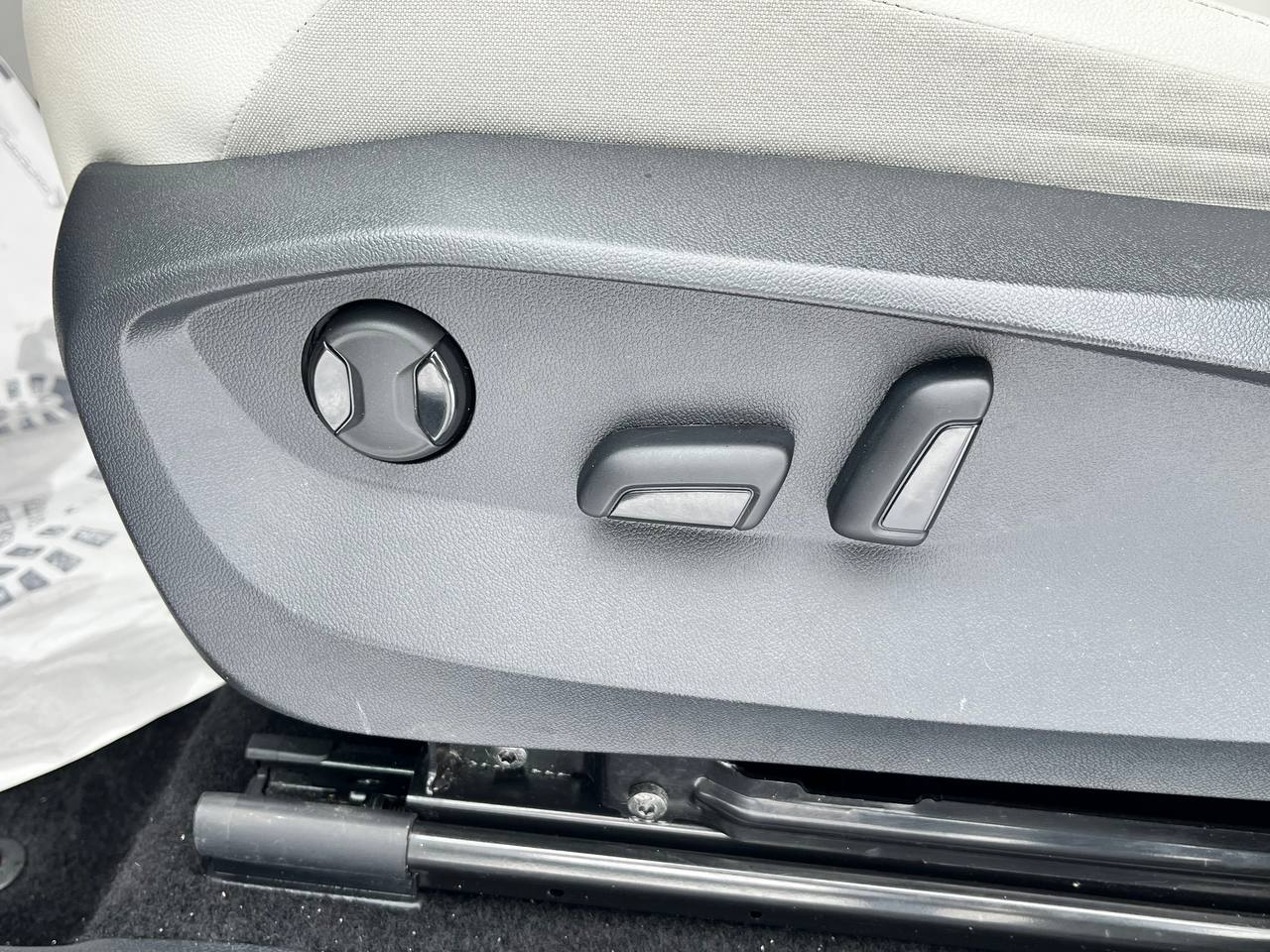 VOLKSWAGEN TIGUAN SE 2023