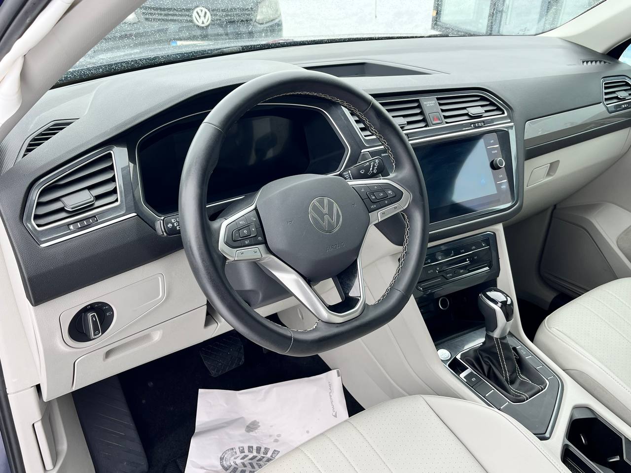 VOLKSWAGEN TIGUAN SE 2023