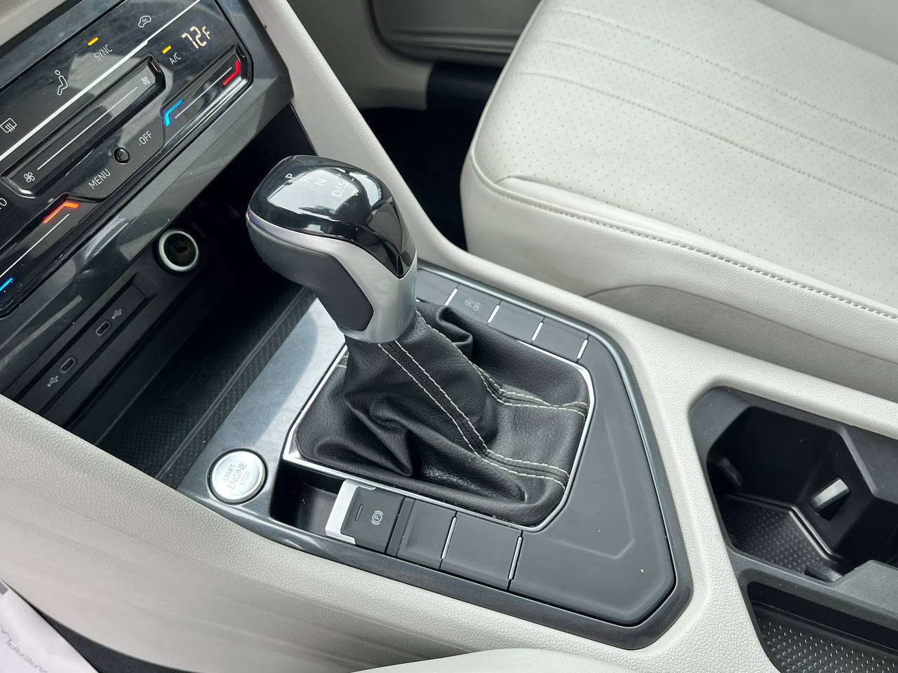 VOLKSWAGEN TIGUAN SE 2023