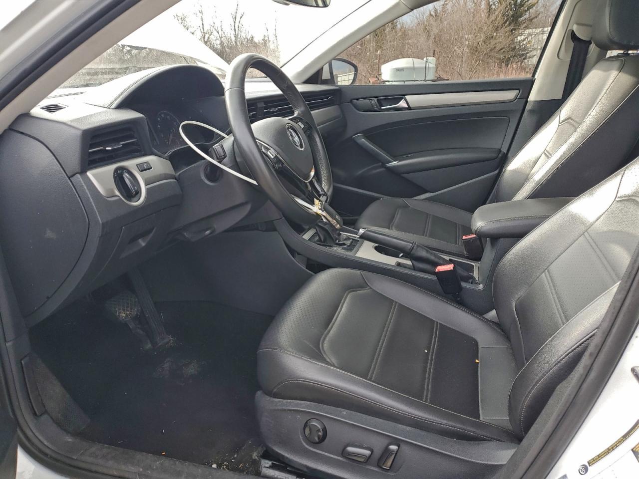 VOLKSWAGEN PASSAT SE 2021