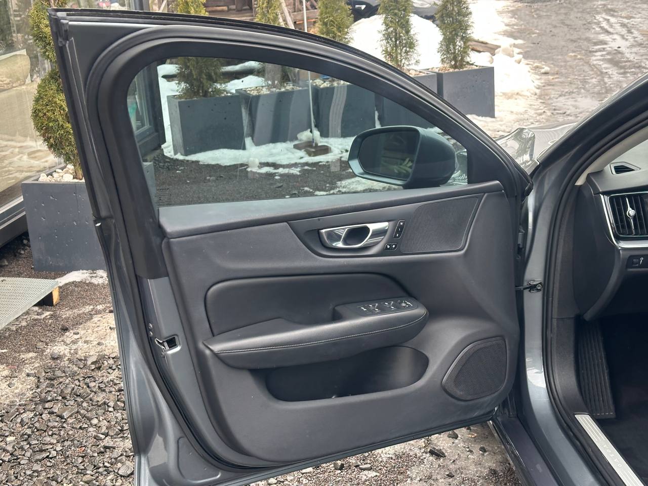 VOLVO S60 T5 MOMENTUM 2019