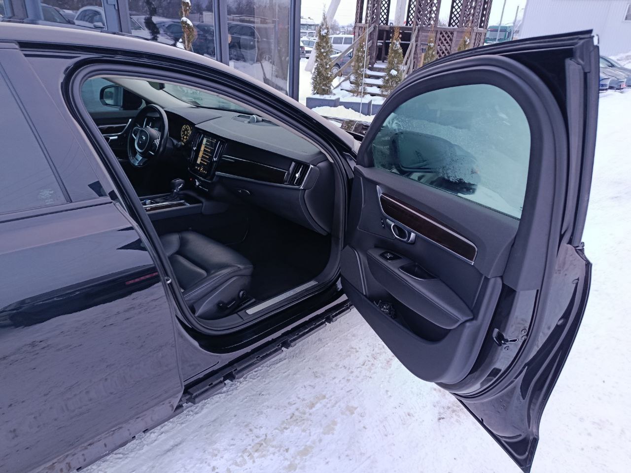 VOLVO S90 T5 MOMENTUM 2017