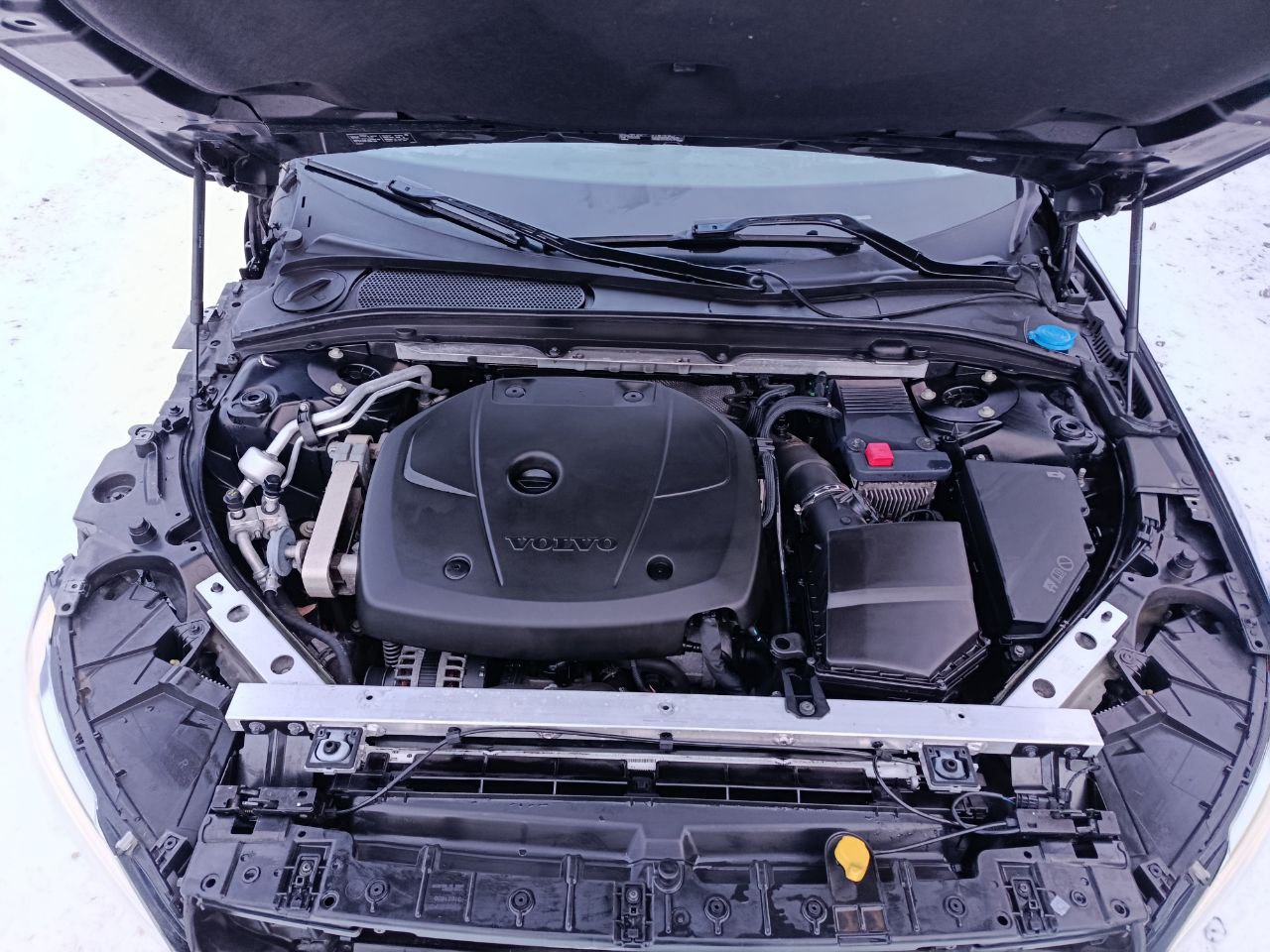 VOLVO S90 T5 MOMENTUM 2017