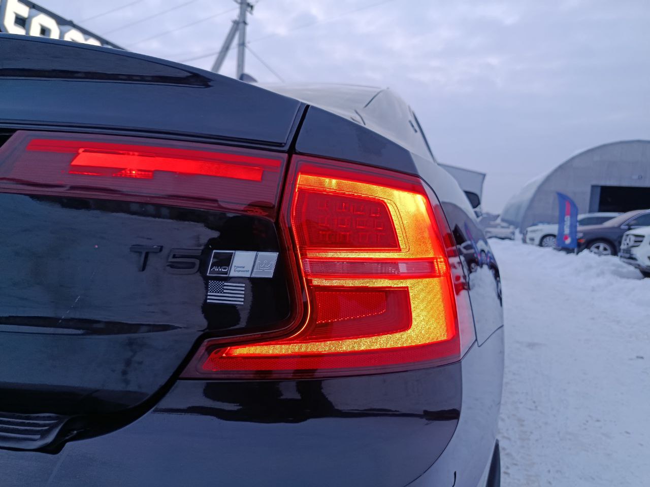 VOLVO S90 T5 MOMENTUM 2017