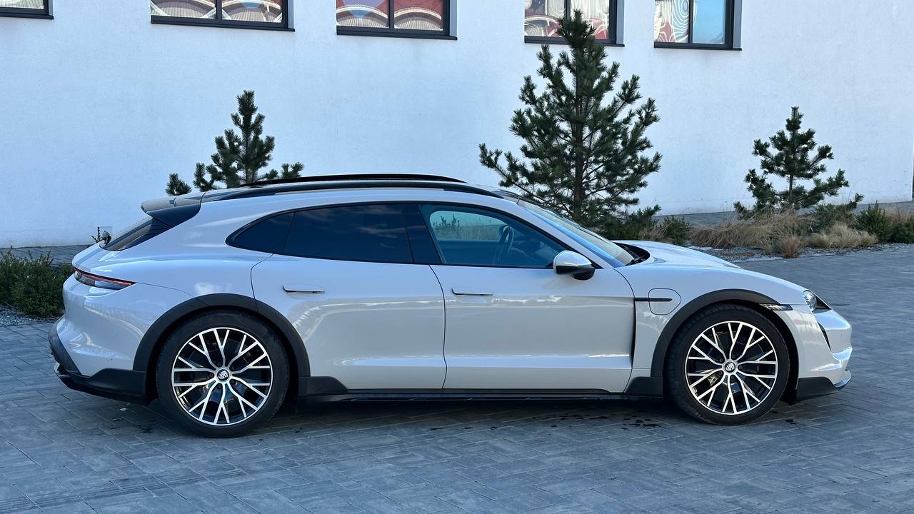 PORSCHE TAYCAN CROSS TURISMО