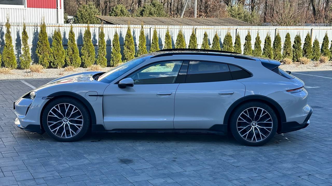 PORSCHE TAYCAN CROSS TURISMО