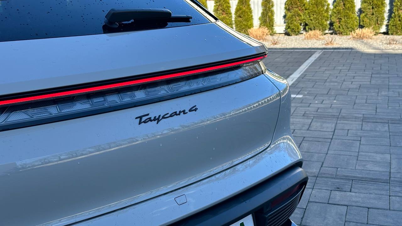 PORSCHE TAYCAN CROSS TURISMО