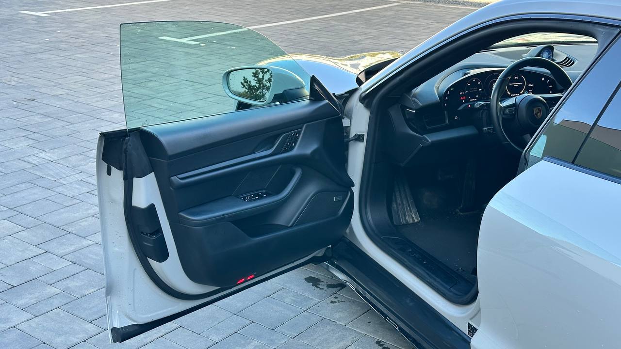 PORSCHE TAYCAN CROSS TURISMО