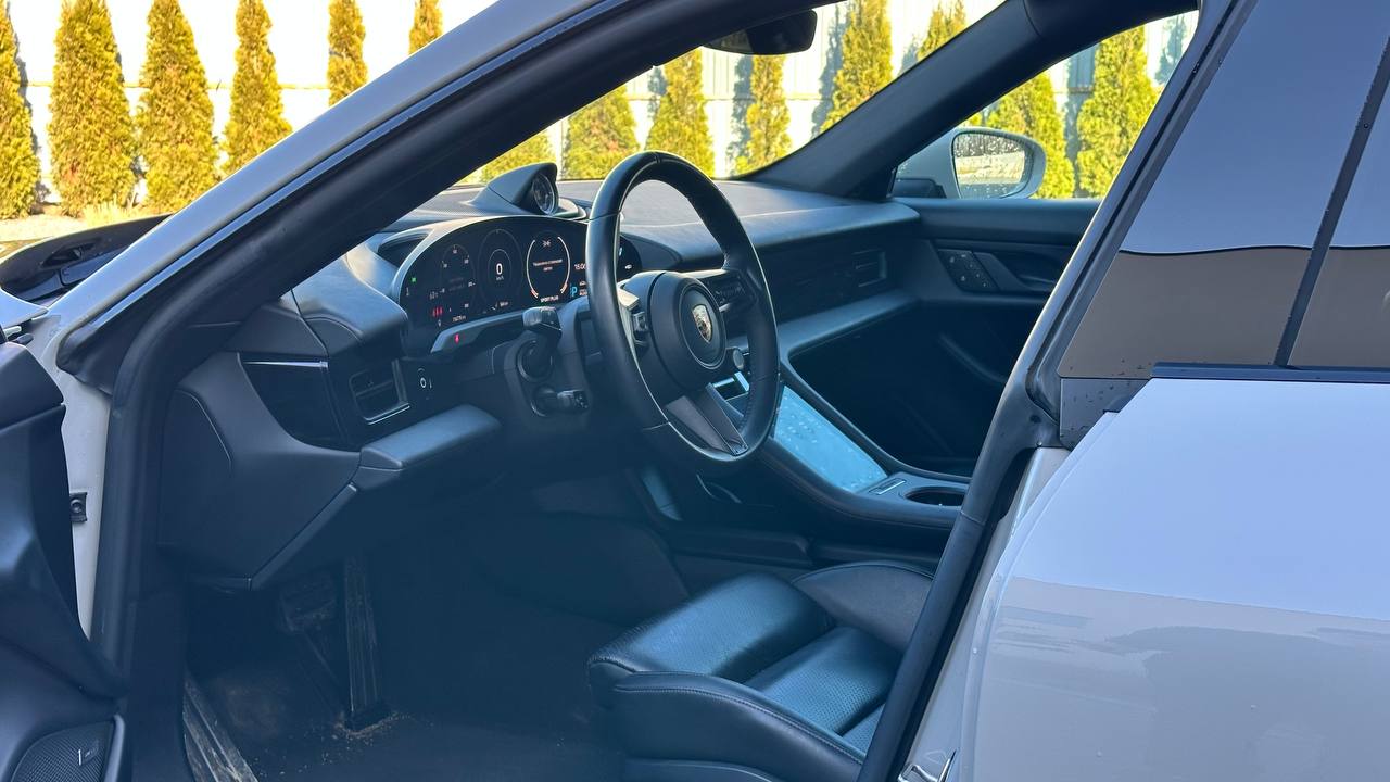 PORSCHE TAYCAN CROSS TURISMО