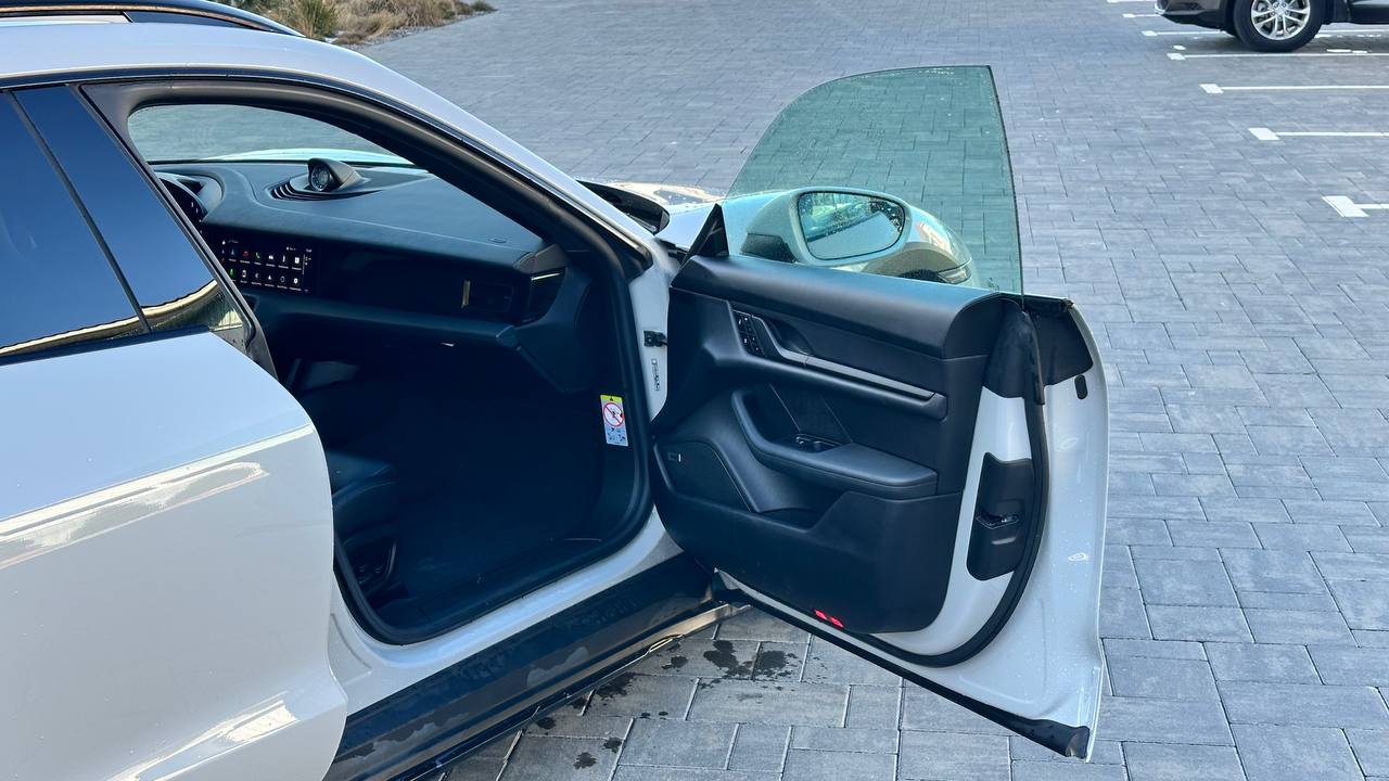 PORSCHE TAYCAN CROSS TURISMО