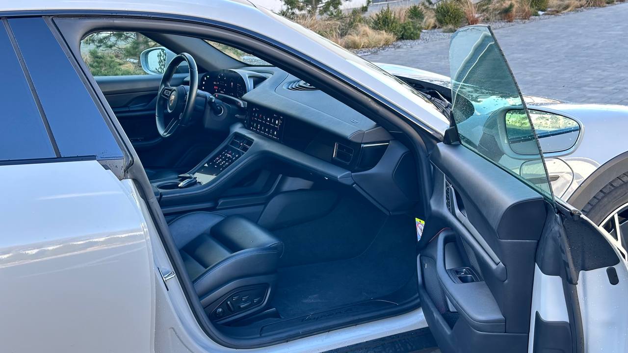 PORSCHE TAYCAN CROSS TURISMО