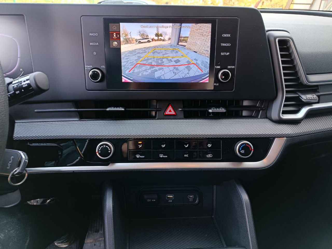 KIA SPORTAGE LX 2023