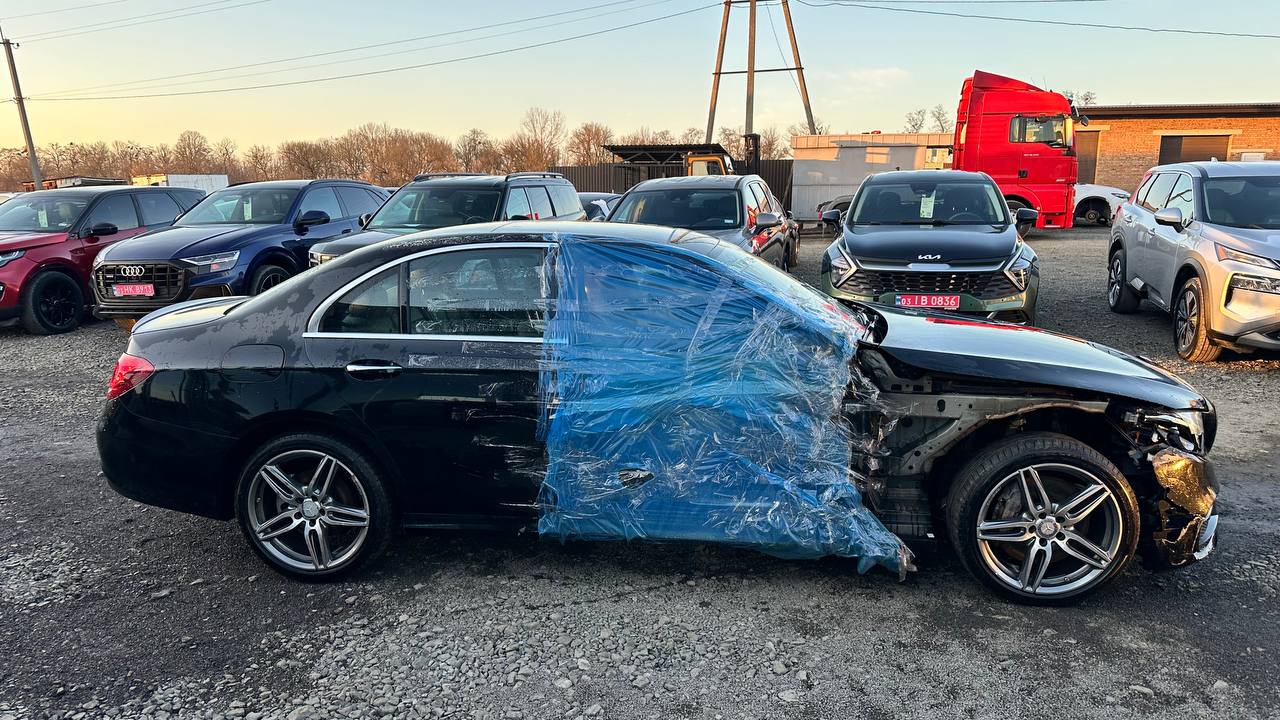 MERCEDES-BENZ E 300 4MATIC 2016