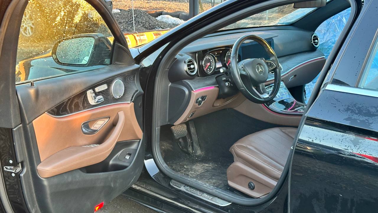 MERCEDES-BENZ E 300 4MATIC 2016