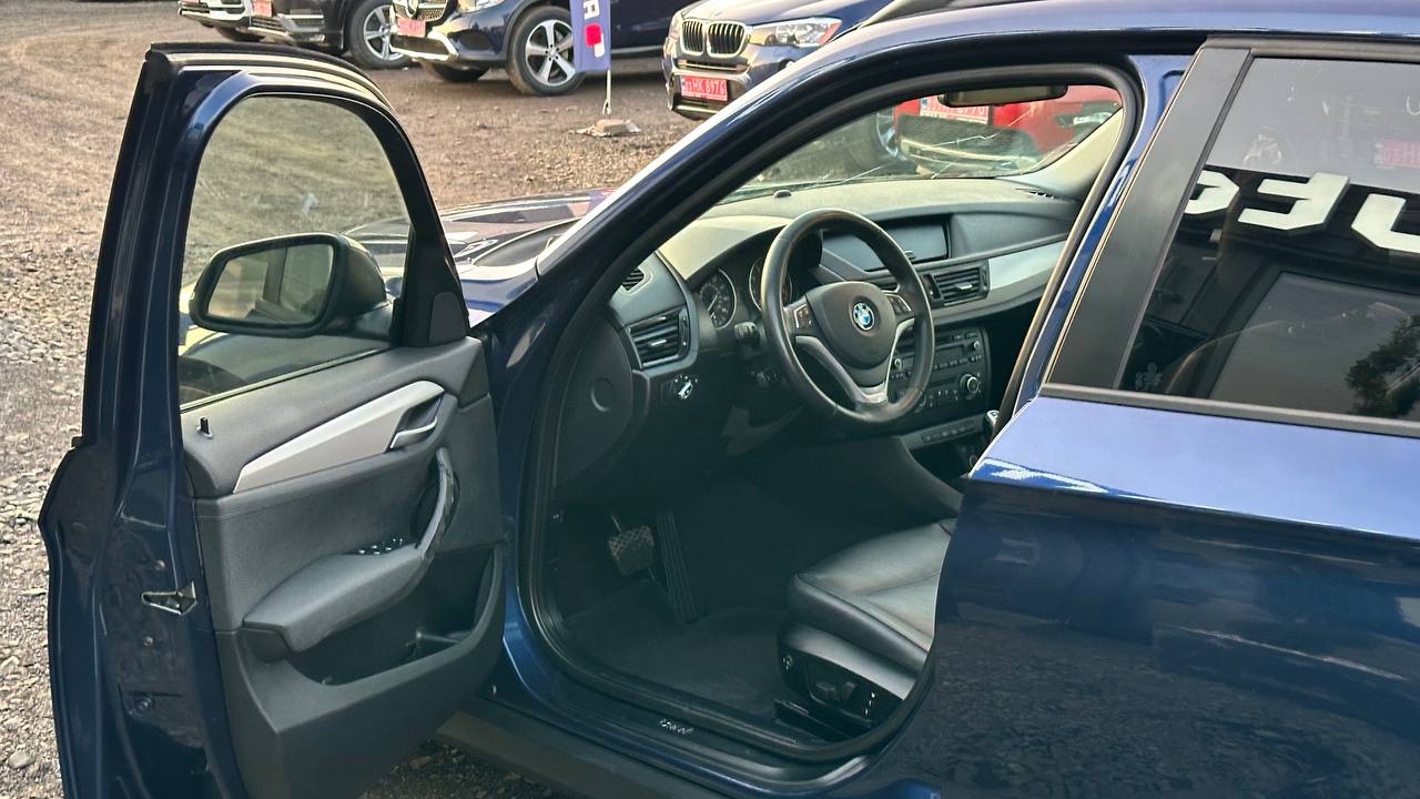 BMW X1 Sports Activity Vehicle xDrive28i 2013