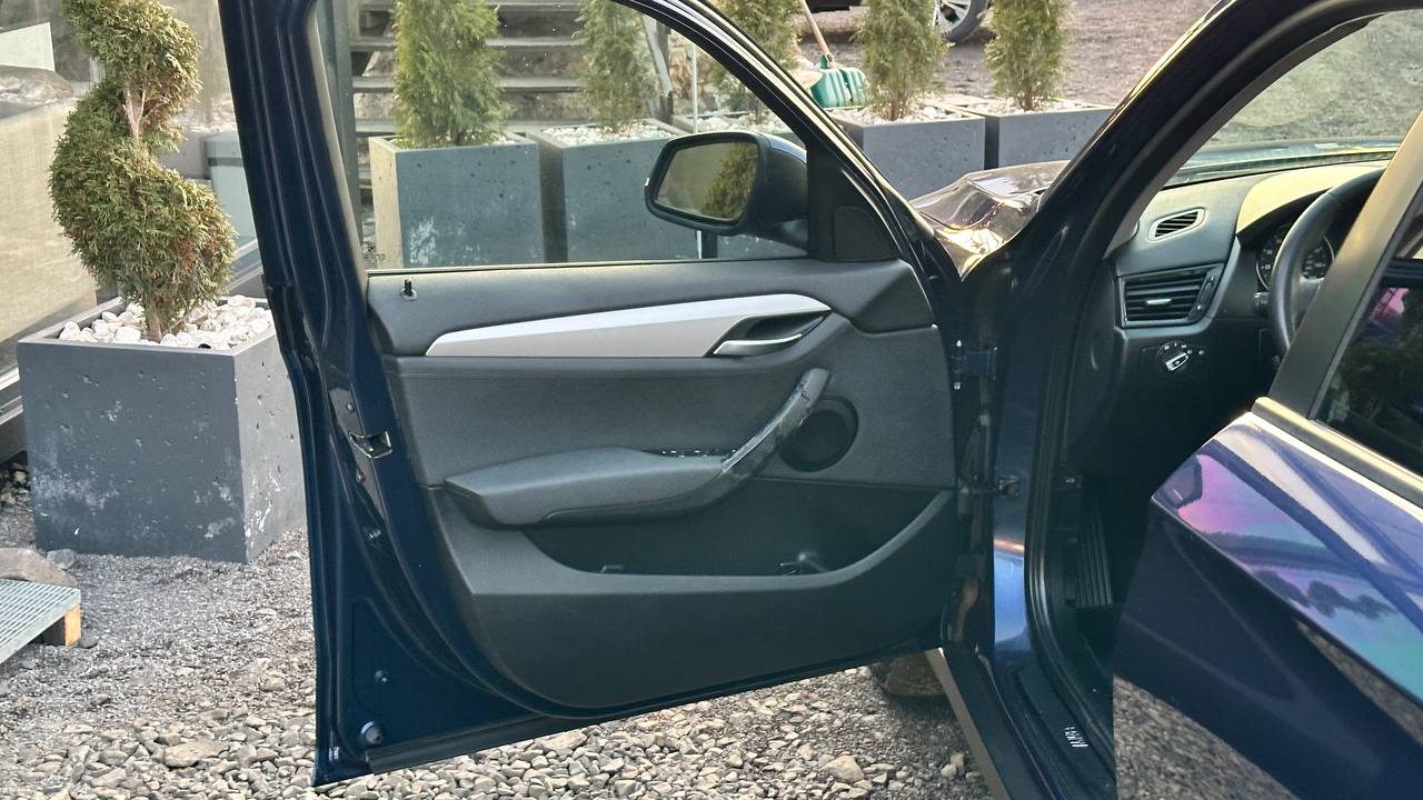 BMW X1 Sports Activity Vehicle xDrive28i 2013