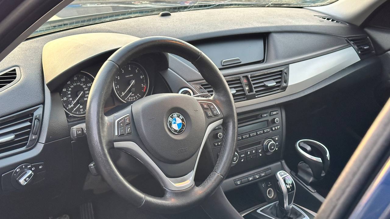 BMW X1 Sports Activity Vehicle xDrive28i 2013