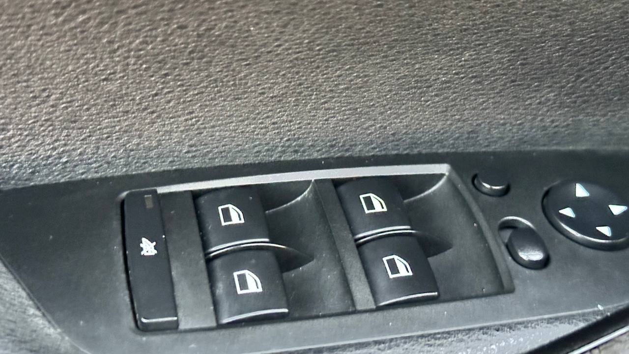 BMW X1 Sports Activity Vehicle xDrive28i 2013