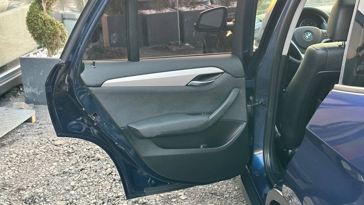 BMW X1 Sports Activity Vehicle xDrive28i 2013