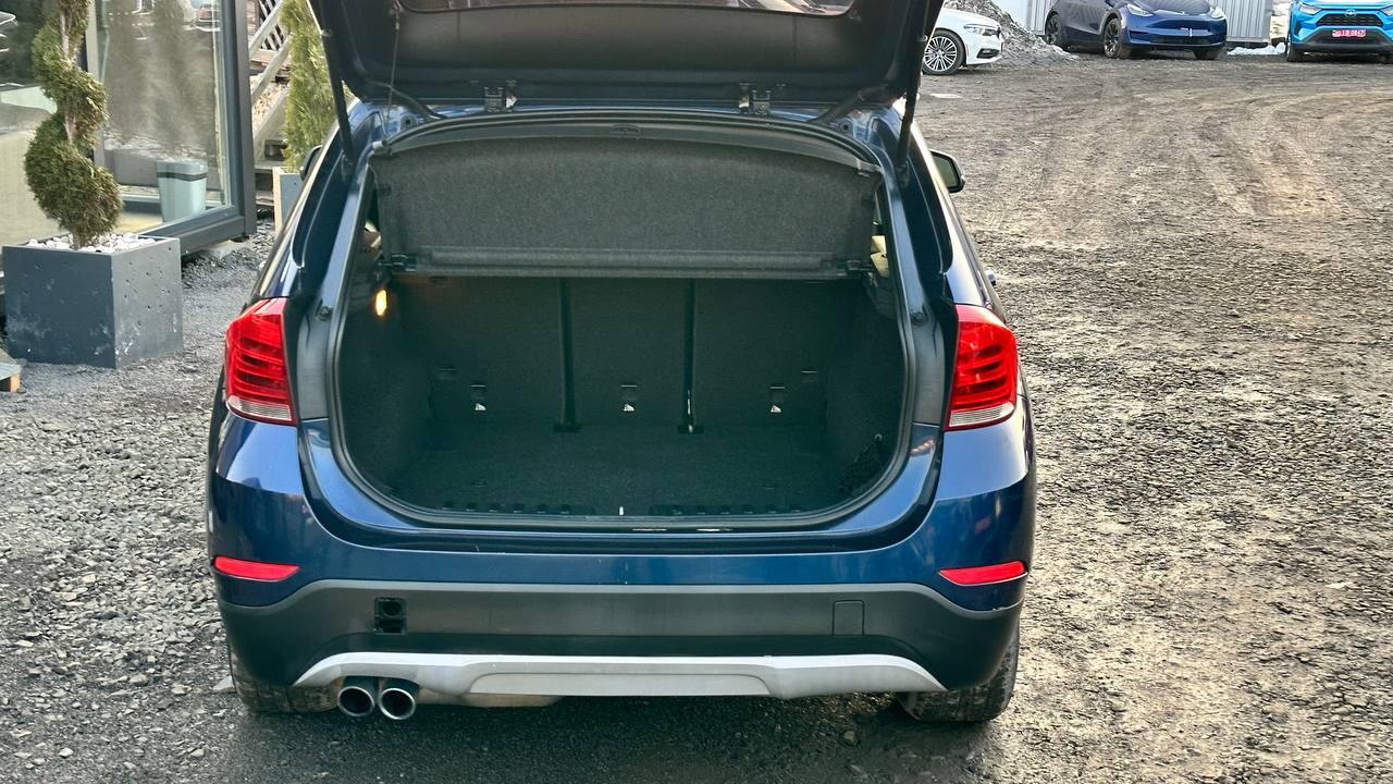 BMW X1 Sports Activity Vehicle xDrive28i 2013