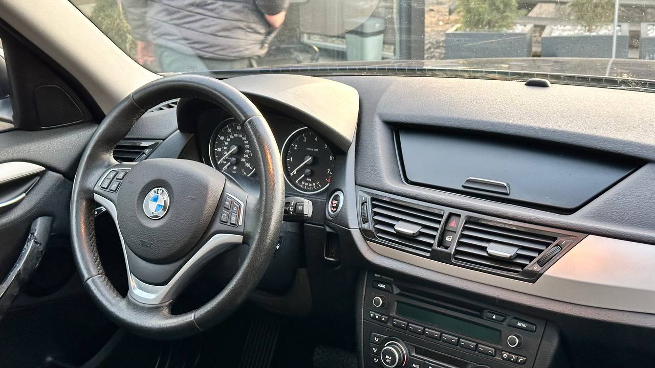 BMW X1 Sports Activity Vehicle xDrive28i 2013