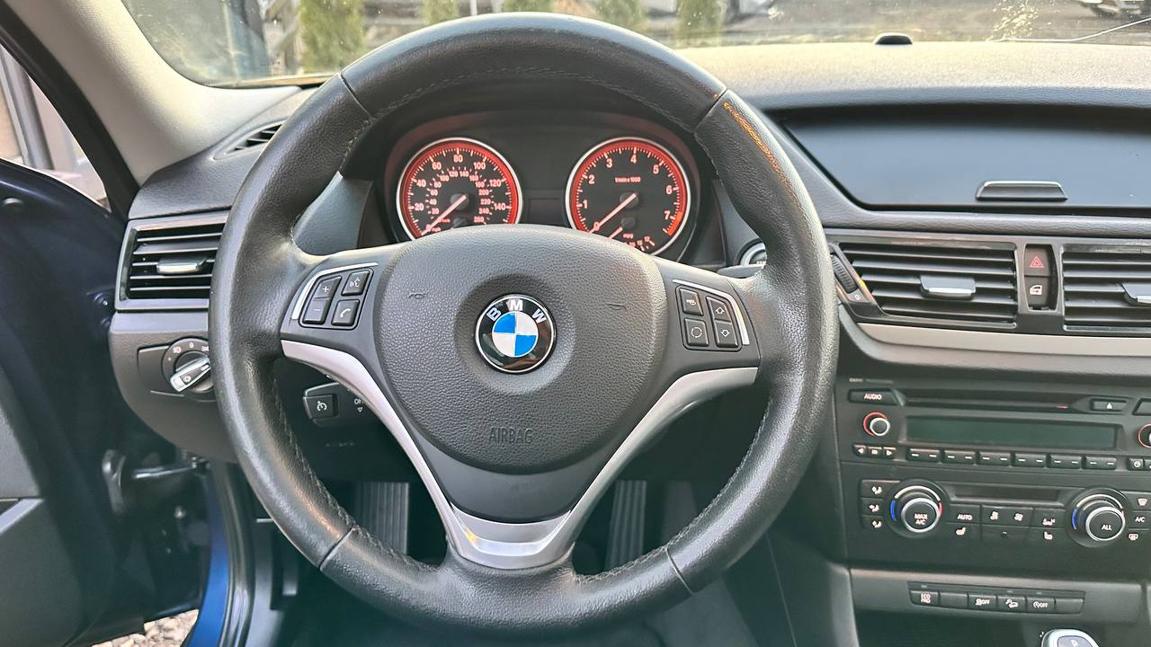 BMW X1 Sports Activity Vehicle xDrive28i 2013