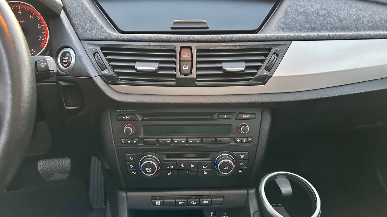 BMW X1 Sports Activity Vehicle xDrive28i 2013