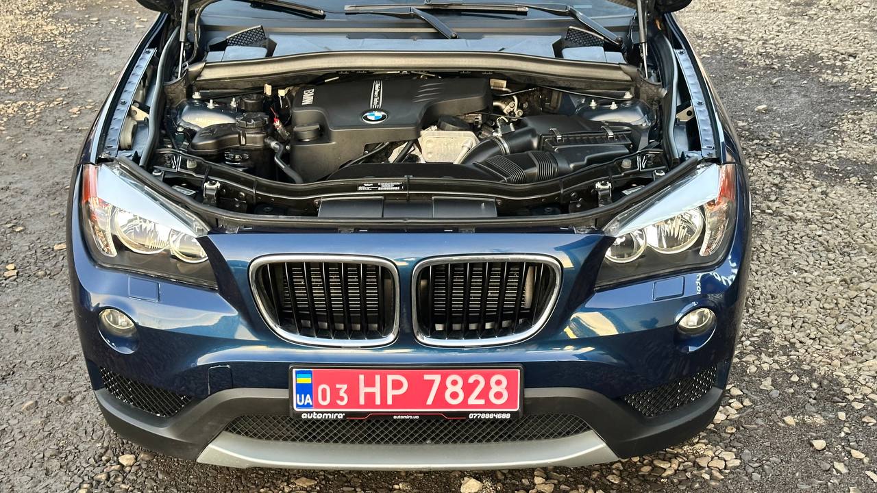 BMW X1 Sports Activity Vehicle xDrive28i 2013