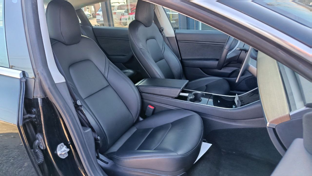 TESLA MODEL 3 MID RANGE 2018