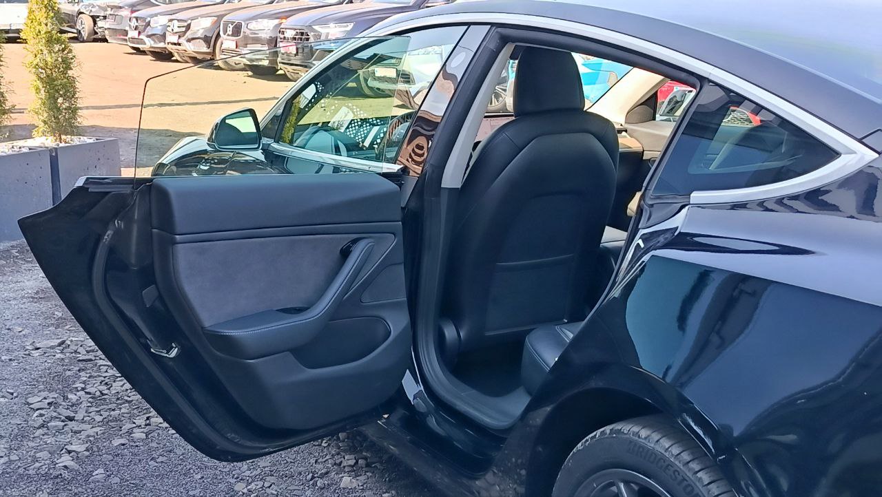 TESLA MODEL 3 MID RANGE 2018