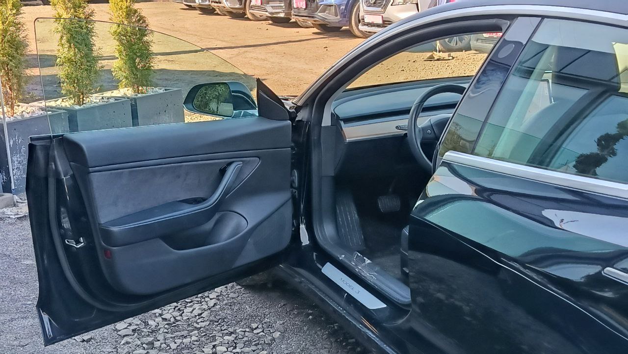 TESLA MODEL 3 MID RANGE 2018