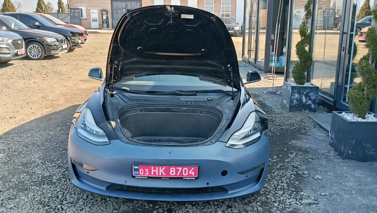 TESLA MODEL 3 MID RANGE 2018
