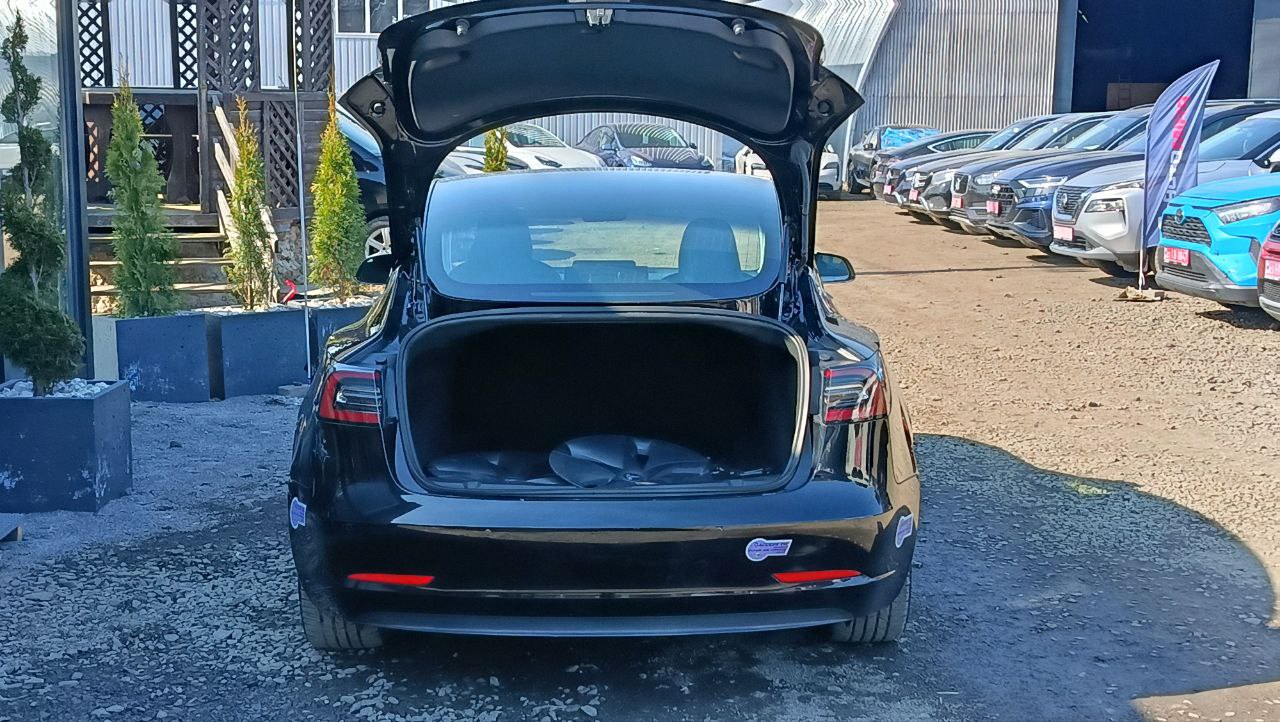 TESLA MODEL 3 MID RANGE 2018