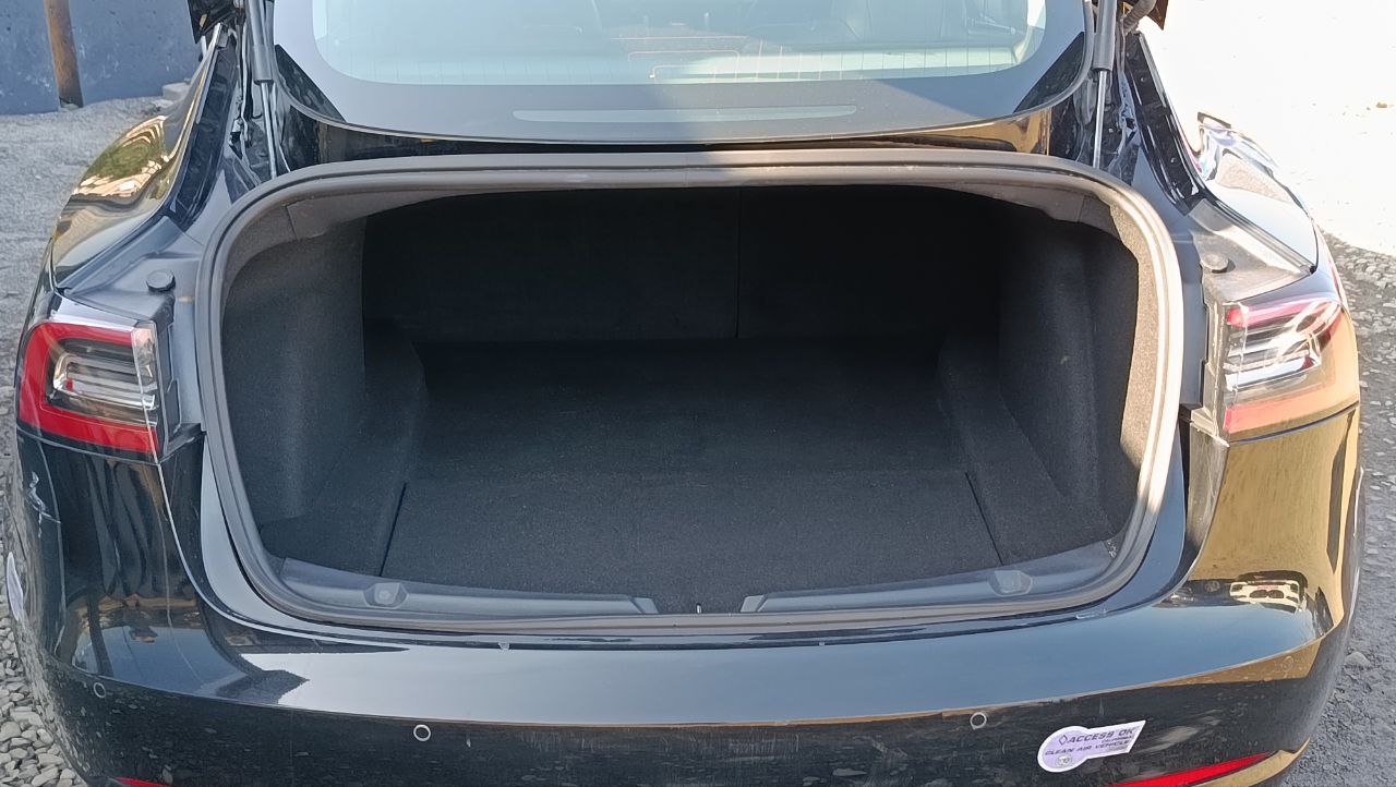 TESLA MODEL 3 MID RANGE 2018