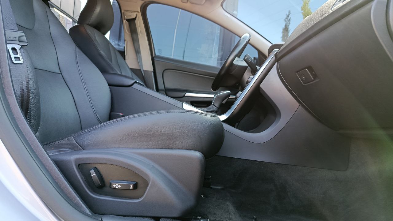 VOLVO S60 PREMIER 2013