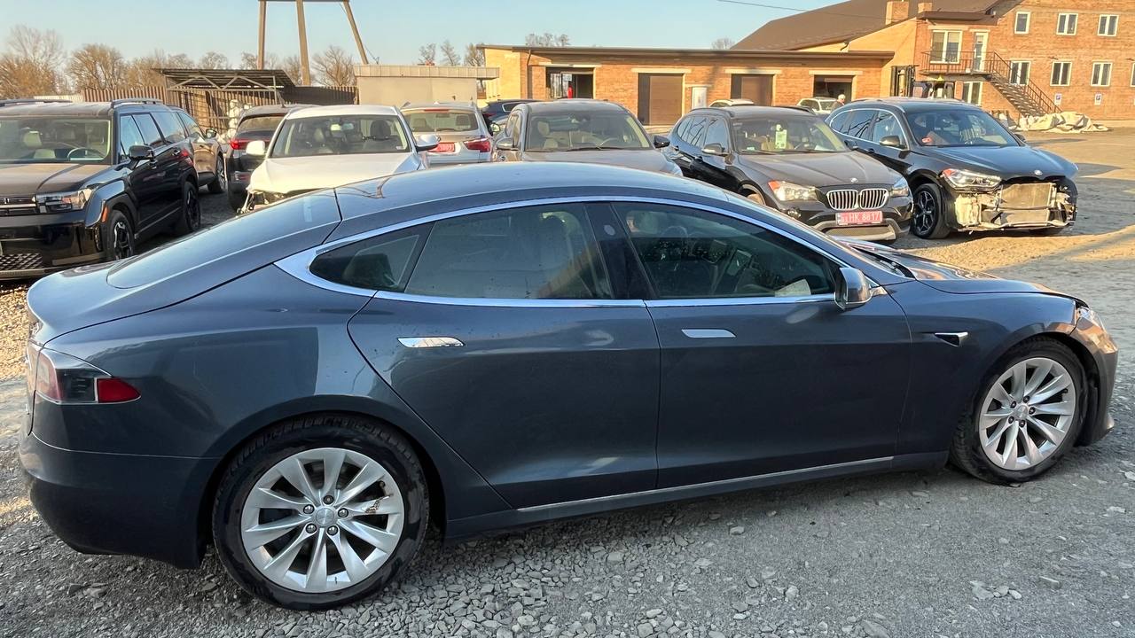 TESLA MODEL S 2017